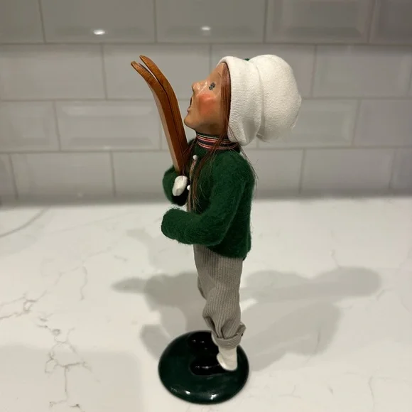 Byers Choice vintage 1995 caroler. Girl with skis. #11 of 100 - Picture 6 of 7